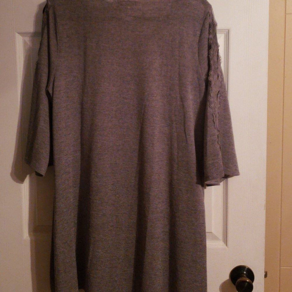Dress - Picture 3 of 4